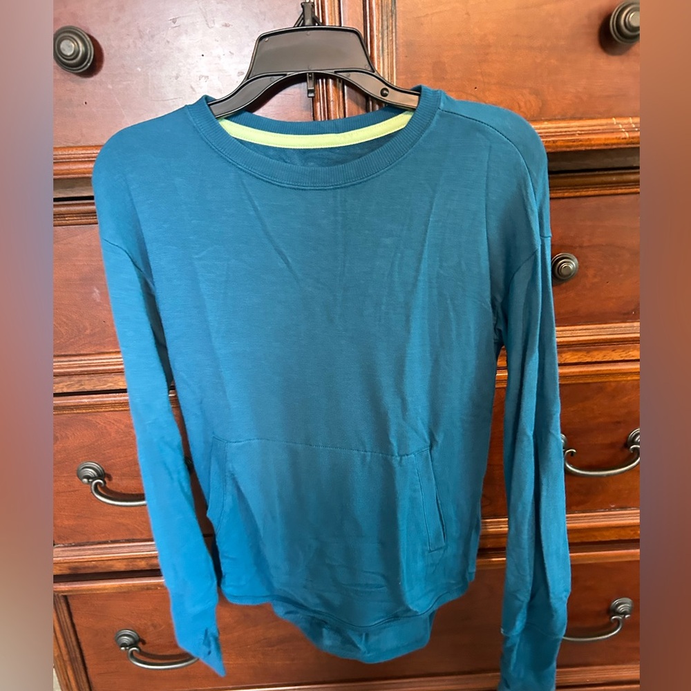 All in motion - blue/teal kids athletic shirt size 7/8